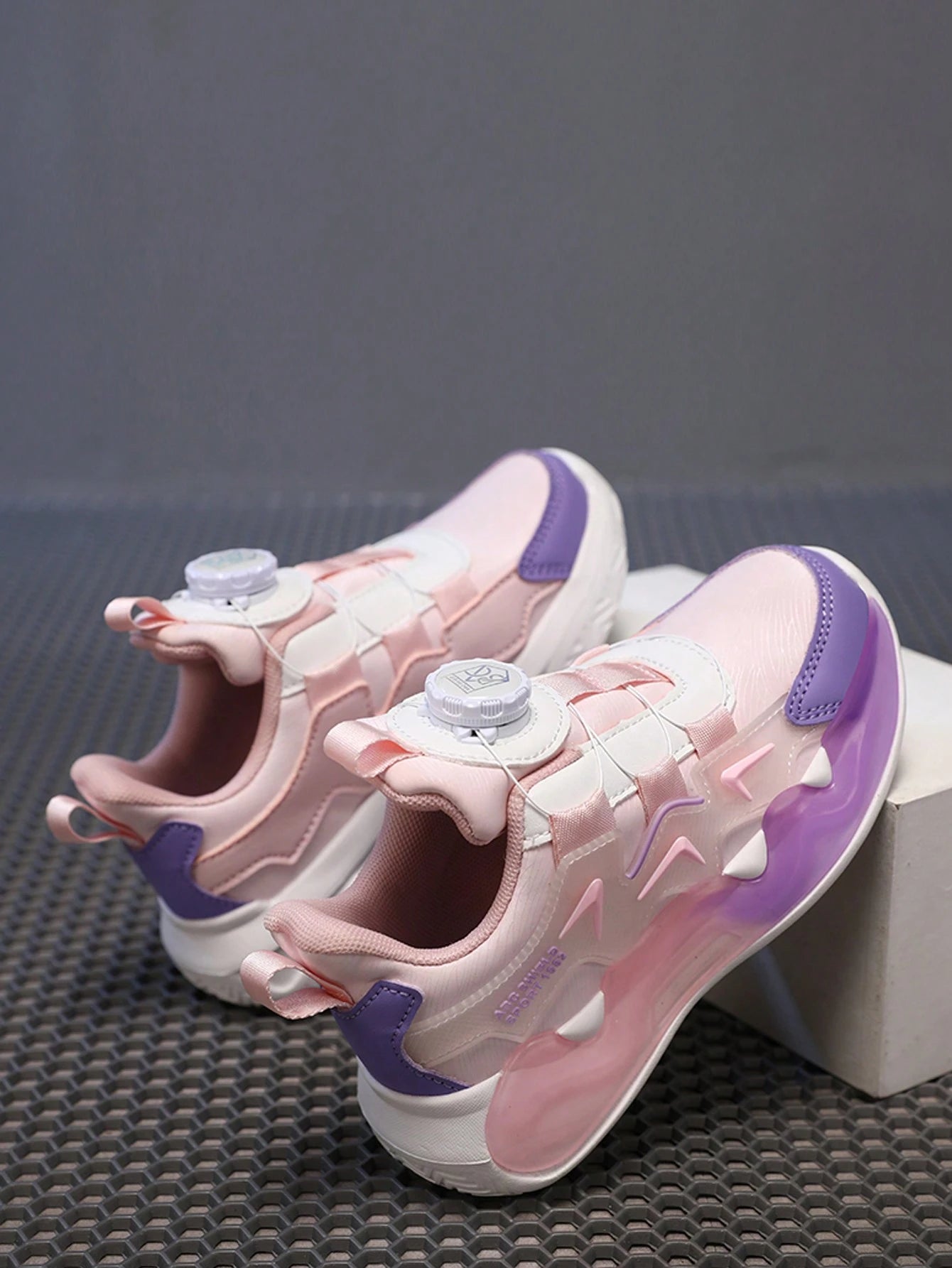 Children'S Spring/Autumn Rotary Buckle Easy On/Off Running Shoes, Leather Upper with Molded Decor, Fashion Versatile Non-Slip Durable Outsole, Suitable for Outdoor Running, Sports, Travel, Back to School